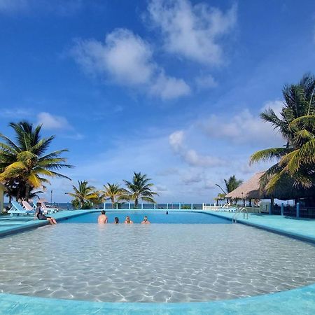 Royal Caribbean Resort San Pedro  Extérieur photo