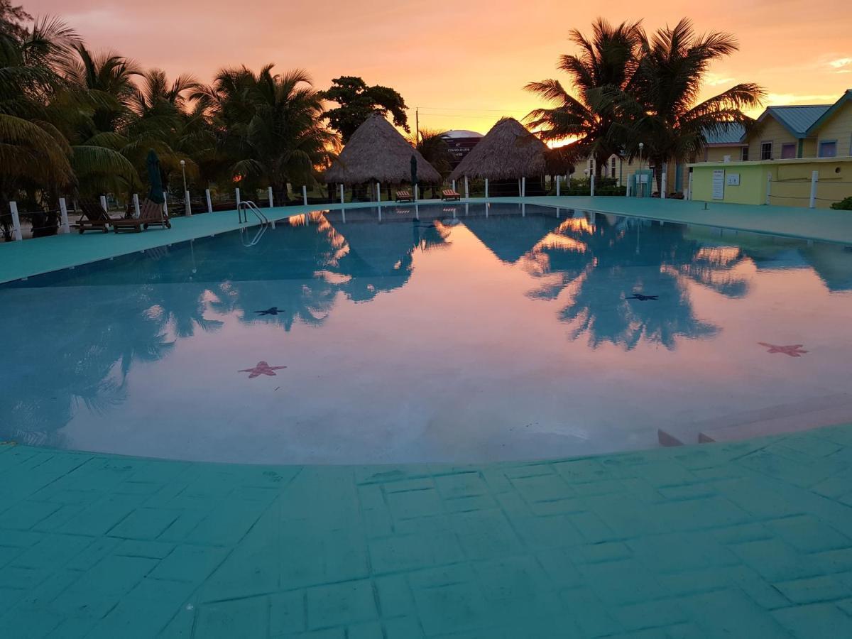Royal Caribbean Resort San Pedro  Extérieur photo