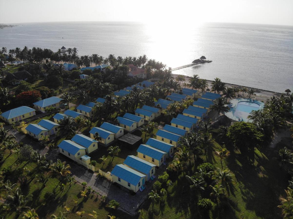 Royal Caribbean Resort San Pedro  Extérieur photo