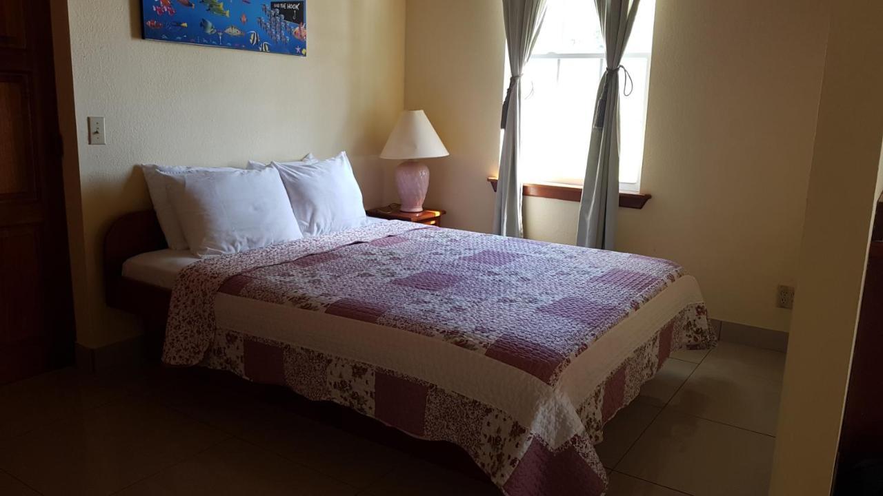 Royal Caribbean Resort San Pedro  Extérieur photo