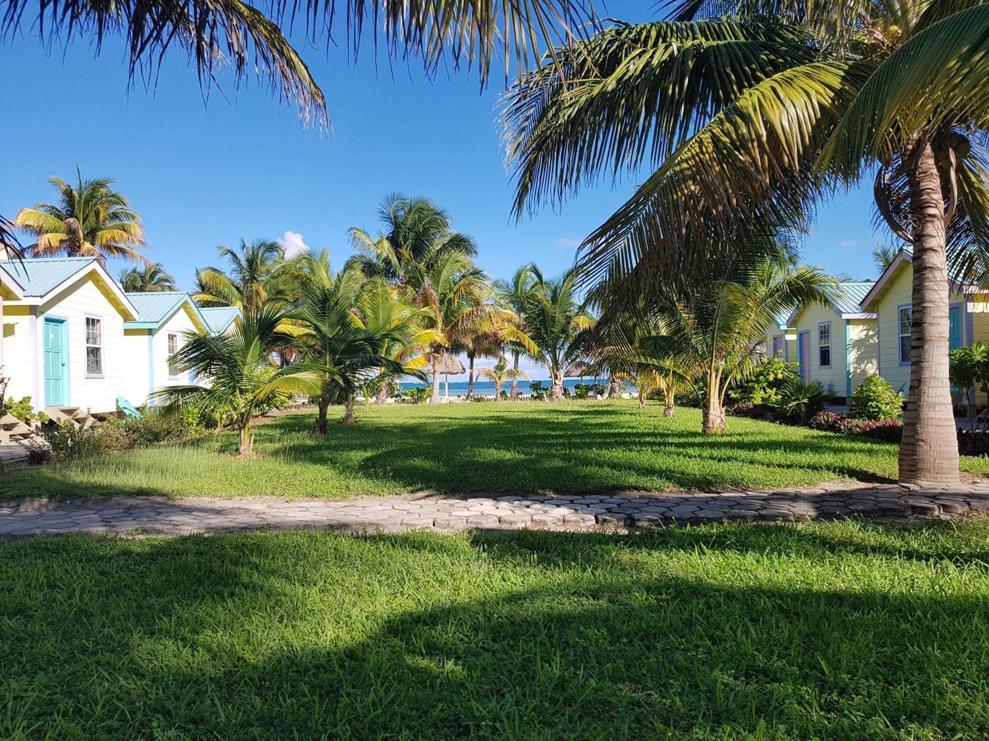 Royal Caribbean Resort San Pedro  Extérieur photo